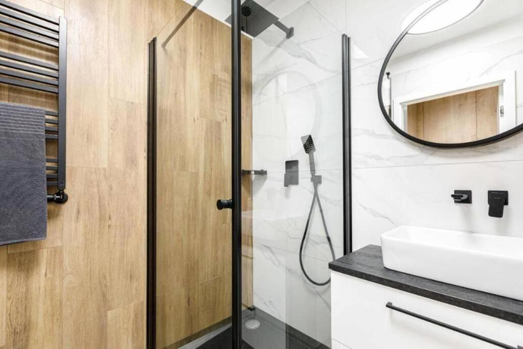 Golden Apartments Wroclaw - Cozy Studio- Odra River&Ksiecia Witolda المظهر الخارجي الصورة
